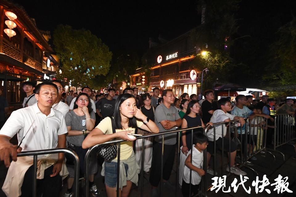 AT, img, 景象扑面而