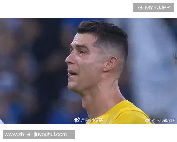 足球巨星泪洒赛场失落瞬间背后的情感与坚持