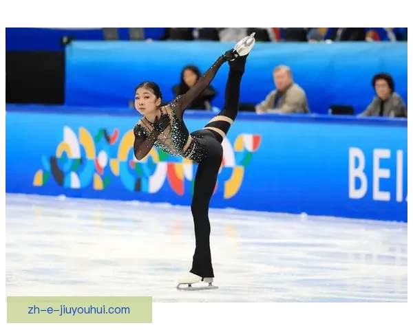 冰上竞技魅力无限：国际滑冰邀请赛盛大开幕 