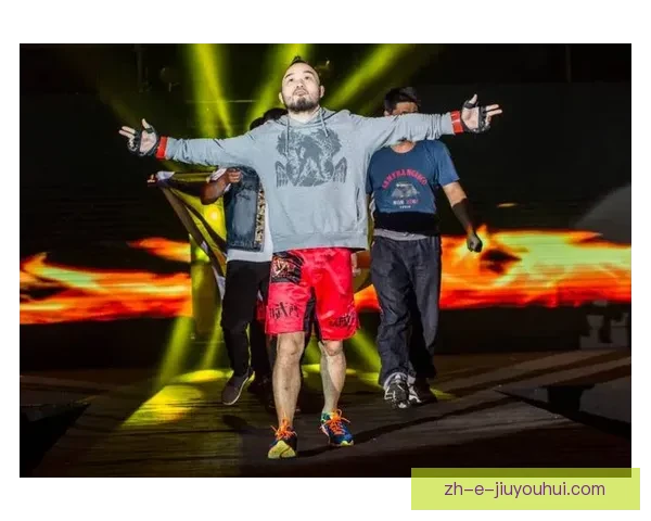 搏击盛宴：挑战无极限 统领摔跤巅峰